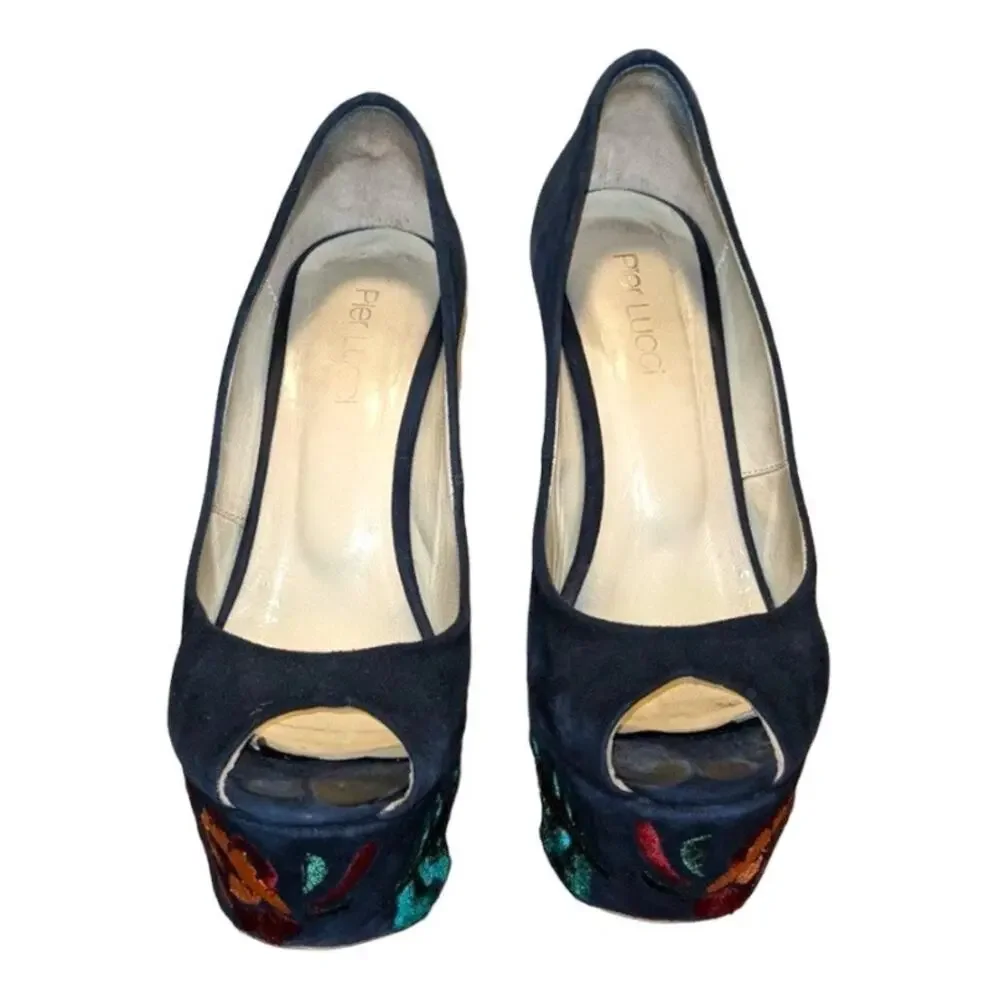 Pier Lucci Embroidered Asian Inspired Peep Toe Platform EUC
